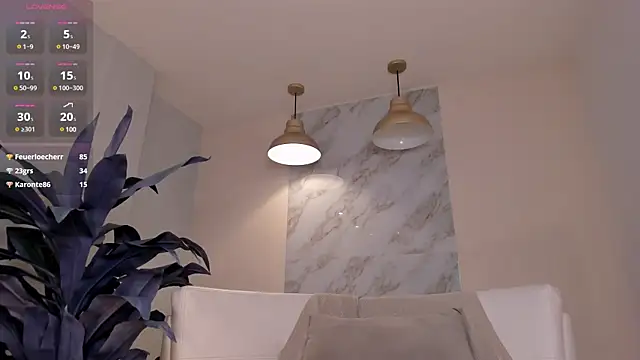 MiaFarrell  online show from March 5, 2025, 7:06 pm