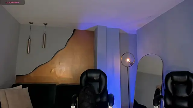 MiaFarrell  online show from October 24, 2025, 5:53 pm