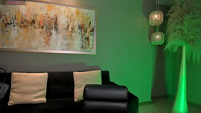 BellaCarteer  online show from March 18, 2025, 12:25 pm