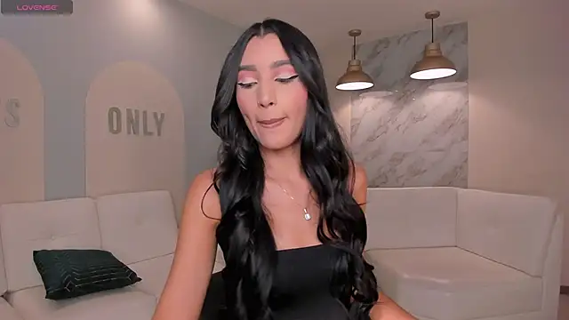 BellaCarteer  online show from April 18, 2026, 8:20 pm