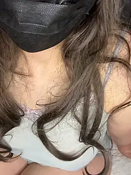 Snapshot of Gamzemm8888 chatting on February 5, 2025, 9:40 pm Gamzemm8888 online show from February 5, 2025, 9:40 pm