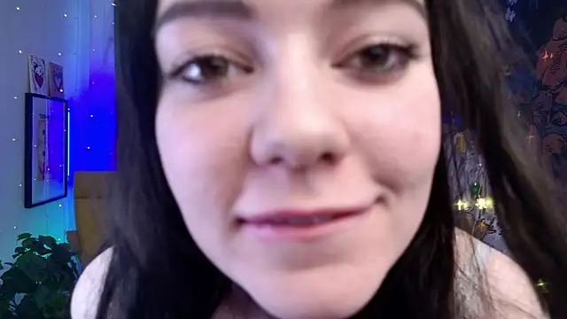 Lana  Cute  online show from December 15, 2024, 9:35 am