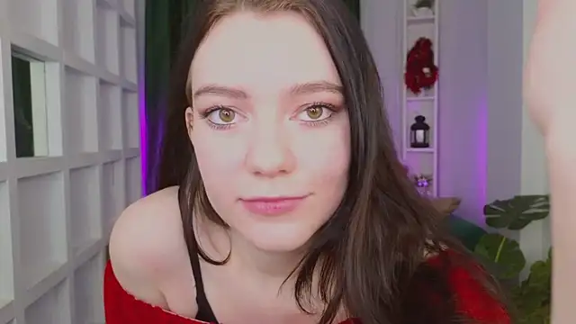 Lana  Cute  online show from December 30, 2024, 12:31 pm