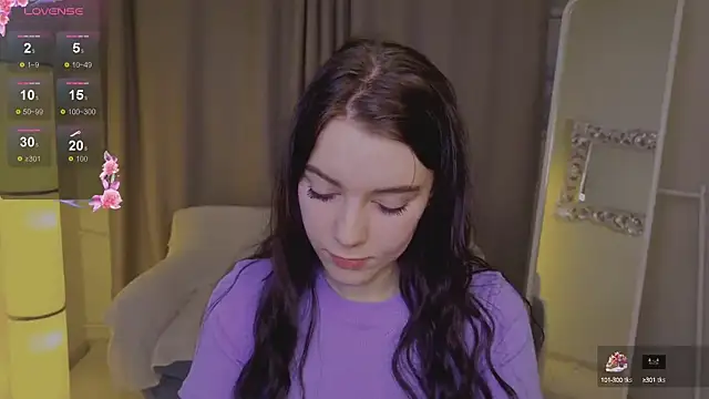 Lana  Cute  online show from March 16, 2025, 1:27 pm