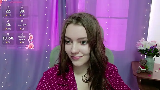 Lana  Cute  online show from April 20, 2026, 2:31 pm