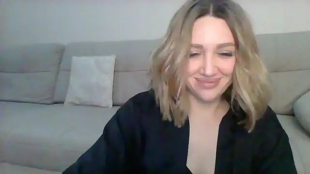 VickyLove047 online show from February 15, 2025, 9:26 pm