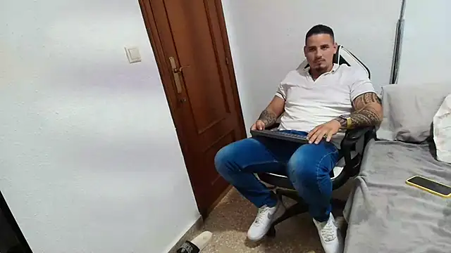 Snapshot of Geishastudios chatting on October 21, 2025, 10:05 am Geishastudios online show from October 21, 2025, 10:05 am