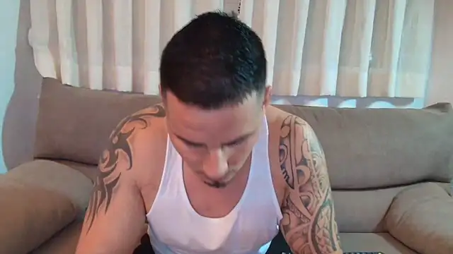 Snapshot of Geishastudios chatting on December 14, 2025, 4:01 pm Geishastudios online show from December 14, 2025, 4:01 pm