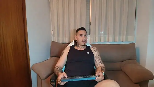 Snapshot of Geishastudios chatting on April 5, 2026, 11:18 am Geishastudios online show from April 5, 2026, 11:18 am