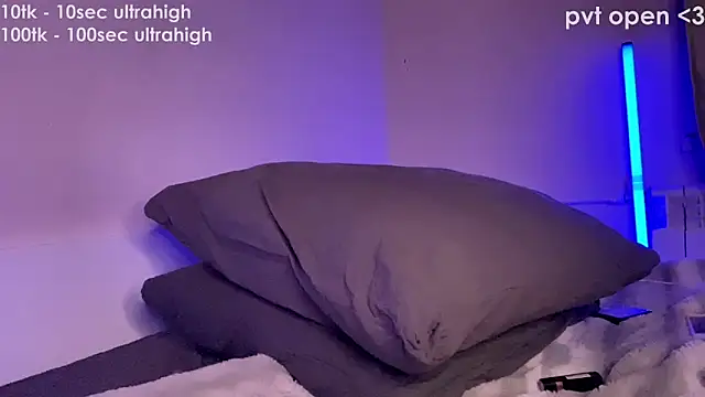  xxtina online show from November 13, 2025, 3:11 pm