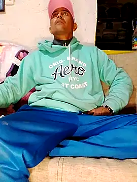 Snapshot of NewBe9D9 chatting on November 26, 2025, 9:21 am NewBe9D9 online show from November 26, 2025, 9:21 am