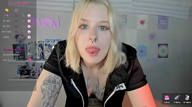 Snapshot of tender_kiitty chatting on January 18, 2025, 1:40 pm tender kiitty online show from January 18, 2025, 1:40 pm