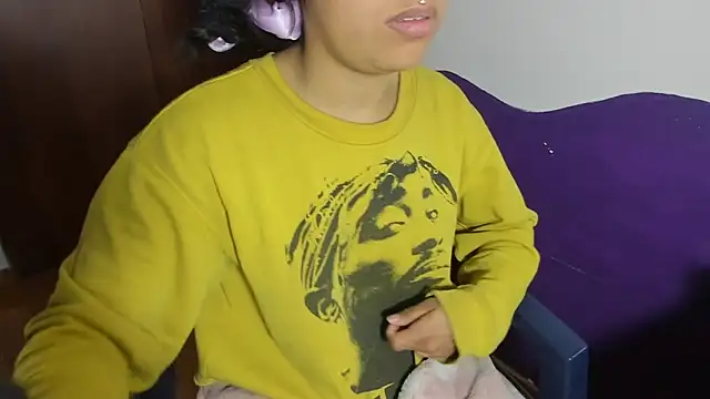 Natymontiell  online show from December 21, 2024, 1:21 pm