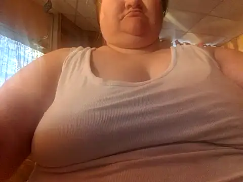 chrissybear84 online show from June 24, 2026, 11:53 am