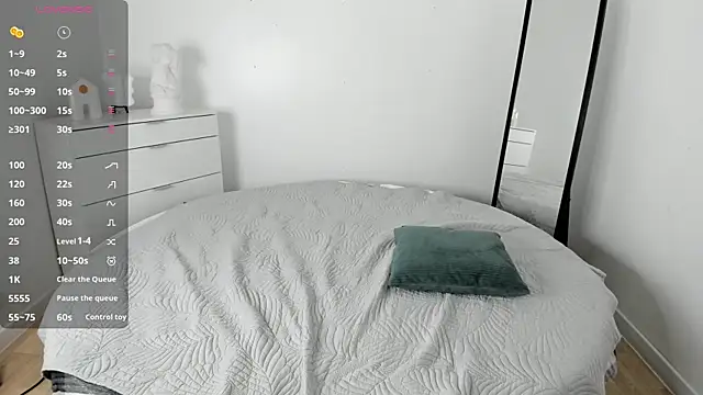 DarkErica online show from April 1, 2026, 1:34 pm