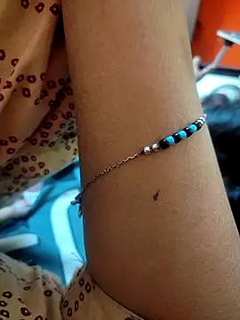 sunita-doll online show from March 5, 2025, 5:08 pm