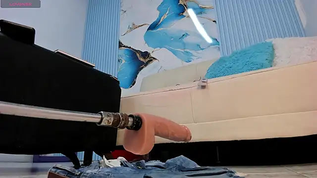 Danniela18  online show from March 6, 2025, 1:27 am