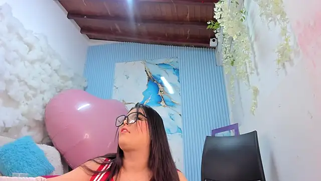 Snapshot of Danniela18_ chatting on May 15, 2026, 12:23 pm Danniela18 online show from May 15, 2026, 12:23 pm