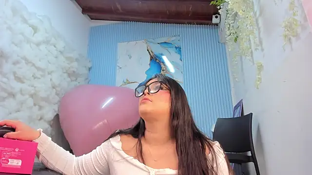 Snapshot of Danniela18_ chatting on May 20, 2026, 12:22 pm Danniela18 online show from May 20, 2026, 12:22 pm