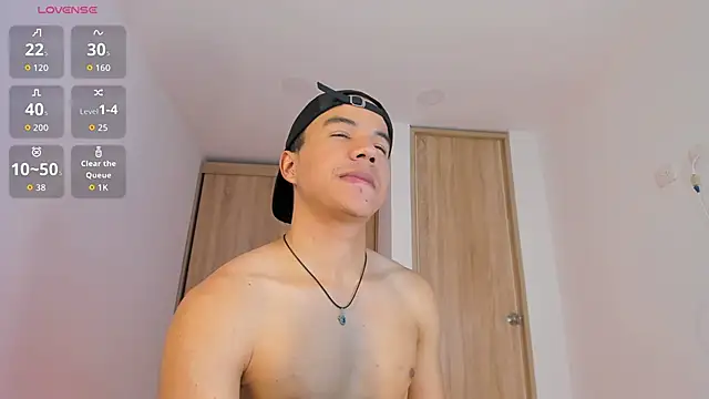 Snapshot of lucas_wellx chatting on June 3, 2026, 5:54 am lucas wellx online show from June 3, 2026, 5:54 am