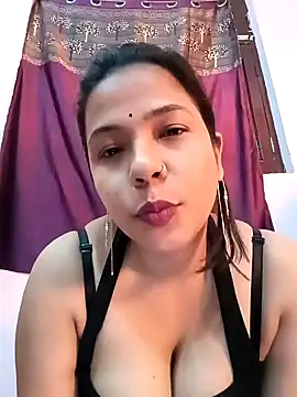 Snapshot of Hot-shot99 chatting on January 7, 2025, 1:03 pm Hot-shot99 online show from January 7, 2025, 1:03 pm