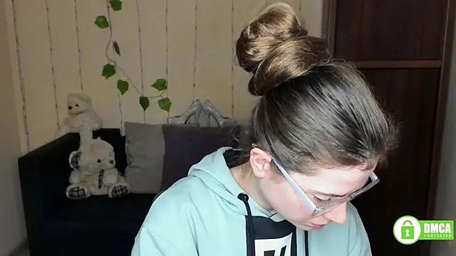 Alicia redfollow online show from February 1, 2025, 12:26 pm