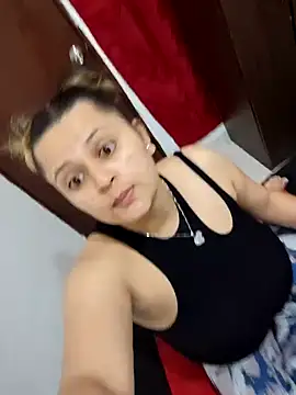 Miss balloonsmila online show from December 30, 2024, 9:29 pm