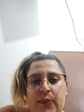 Miss balloonsmila online show from January 8, 2025, 2:35 am