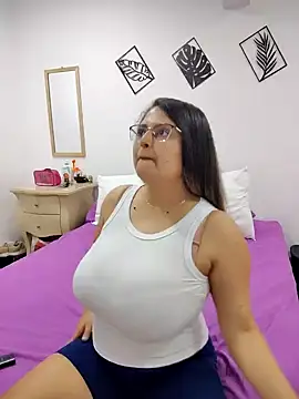 Miss balloonsmila online show from February 7, 2025, 8:20 pm