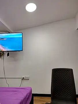 Miss balloonsmila online show from October 8, 2025, 4:59 pm