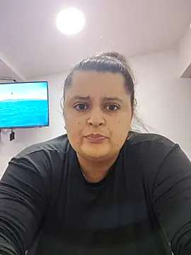 Miss balloonsmila online show from October 17, 2025, 2:04 am