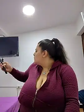 Miss balloonsmila online show from October 19, 2025, 3:18 am