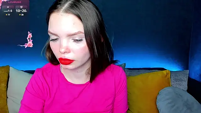 Curvy Dynamite  online show from February 11, 2025, 8:26 am