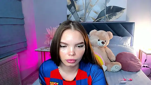 Curvy Dynamite  online show from September 15, 2025, 1:05 am