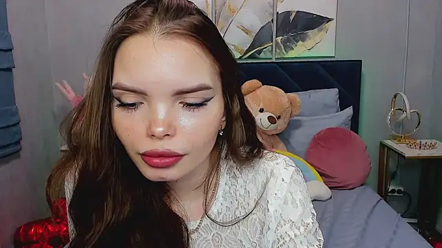 Curvy Dynamite  online show from March 30, 2026, 1:17 am