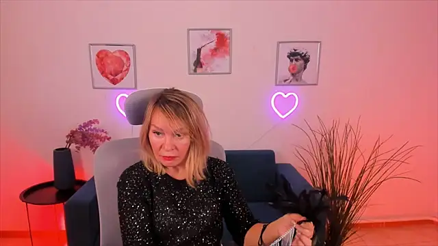 Snapshot of RosalindaFortuna chatting on December 30, 2024, 9:05 am RosalindaFortuna online show from December 30, 2024, 9:05 am