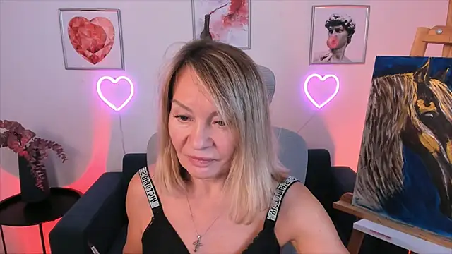 Snapshot of RosalindaFortuna chatting on January 9, 2025, 2:18 pm RosalindaFortuna online show from January 9, 2025, 2:18 pm