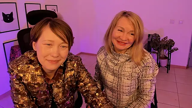 Snapshot of RosalindaFortuna chatting on February 27, 2025, 10:37 am RosalindaFortuna online show from February 27, 2025, 10:37 am