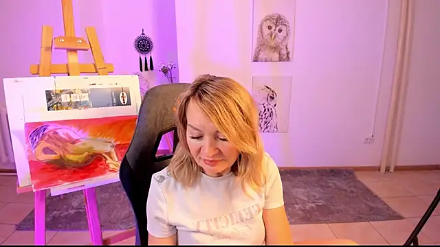 Snapshot of RosalindaFortuna chatting on February 27, 2025, 1:49 pm RosalindaFortuna online show from February 27, 2025, 1:49 pm