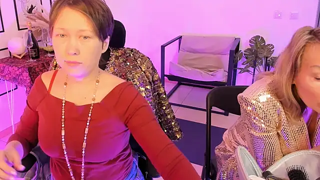 Snapshot of RosalindaFortuna chatting on February 28, 2025, 10:41 am RosalindaFortuna online show from February 28, 2025, 10:41 am