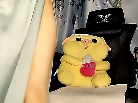 Lucy limon online show from September 25, 2025, 11:03 am