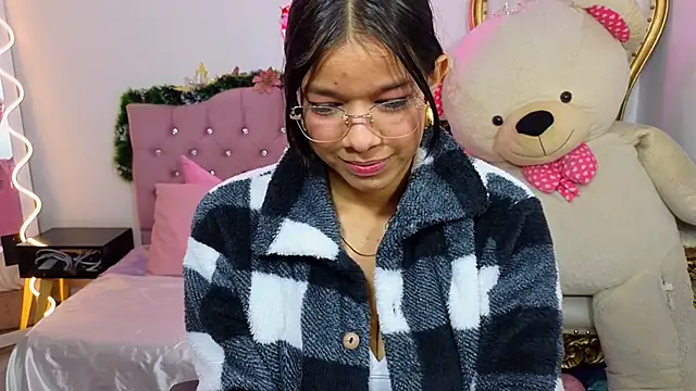 Emilly tay online show from January 3, 2025, 2:54 am