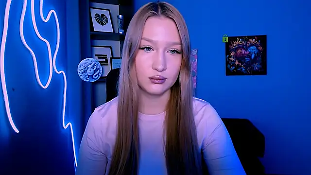 playful sophie online show from November 30, 2025, 4:22 pm