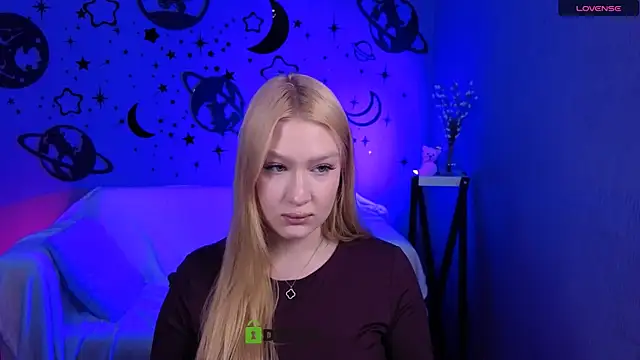 playful sophie online show from April 14, 2026, 7:20 pm