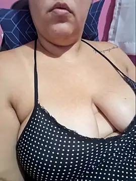 Paolaa hoot online show from March 22, 2025, 9:53 pm