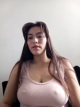 eriika deep  online show from September 18, 2025, 5:04 pm