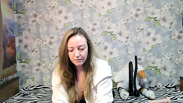 KattyLuuu online show from September 19, 2025, 8:53 pm