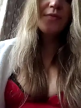 KattyLuuu online show from February 15, 2026, 12:58 pm