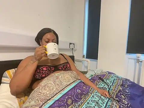 LavenderBuxton online show from January 18, 2025, 11:11 am