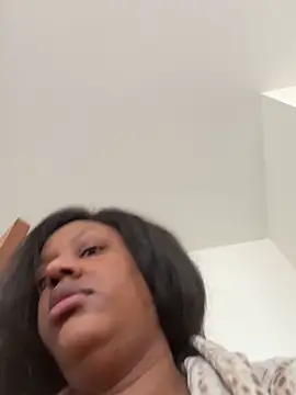 LavenderBuxton online show from April 8, 2026, 11:21 am